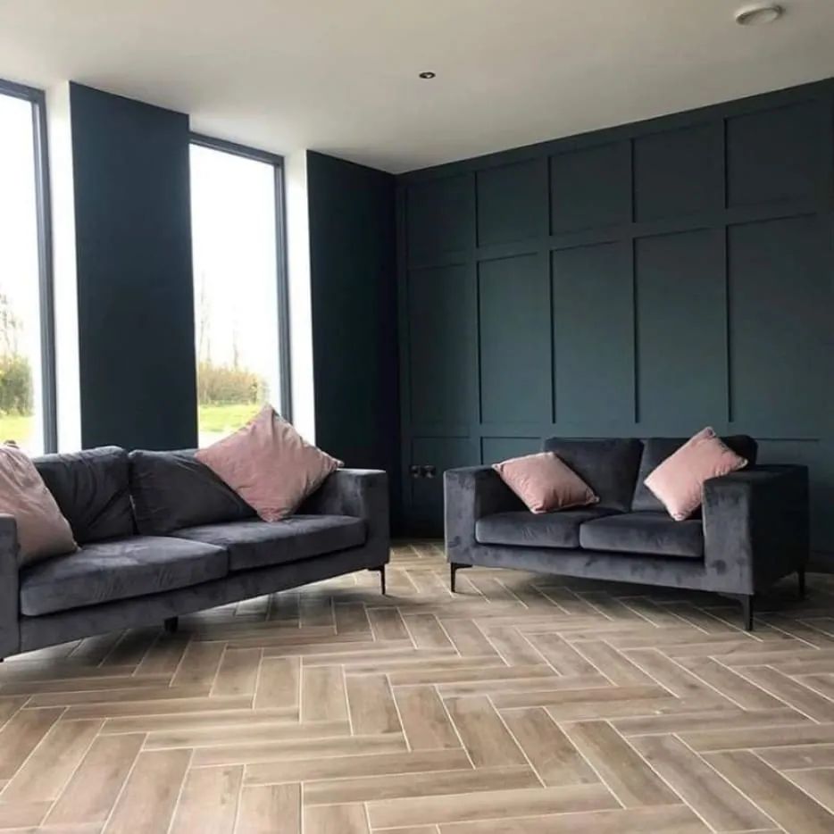 @ballagh_newbuild displays beautiful panelling painted in 🎨Petrol by @tikkurila_ireland in this inspirational living room design!

📸 by @ballagh_newbuild