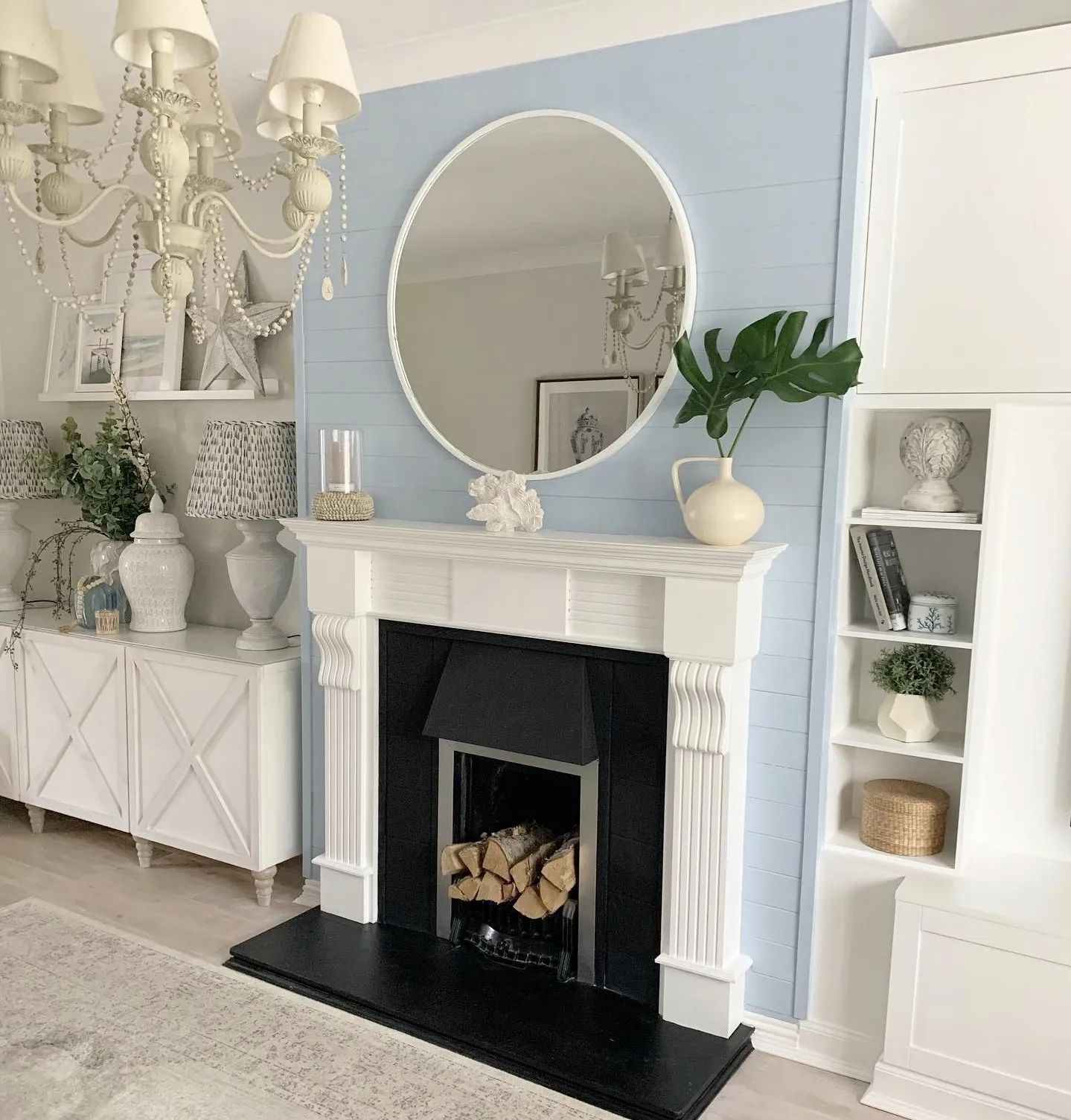 Andrea @dreah.home used the @duluxirl Let's Chat Colour free colour consultation service for advice on this beautiful living room design.

Dulux Interior Designer @hollyevebryan recommended 🎨Blue Ribbon from the @duluxheritageireland Collection and we think it's absolutely stunning!
