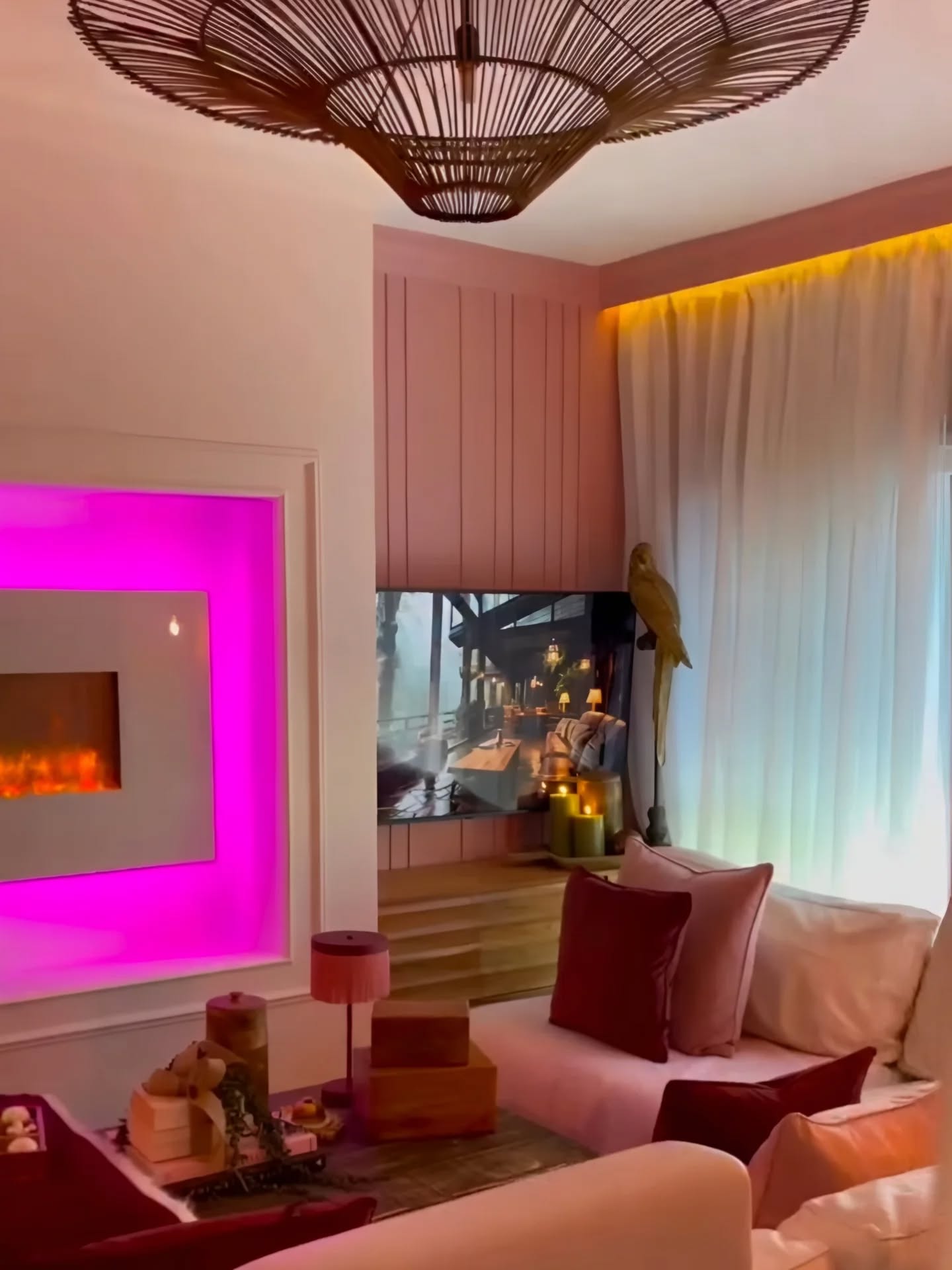 DS1-ZIuCOfa 10 Dream living room goals...
@dianeeverettmua brought her vision to life using @tikkurila_ireland 🎨 Mezeron H417 — a soft, muted pink with a warm, dusty elegance. It adds gentle colour without overpowering the space, creating a calm, inviting atmosphere that feels both modern and timeless.
A beautiful choice for a cosy yet sophisticated living room 🤍.