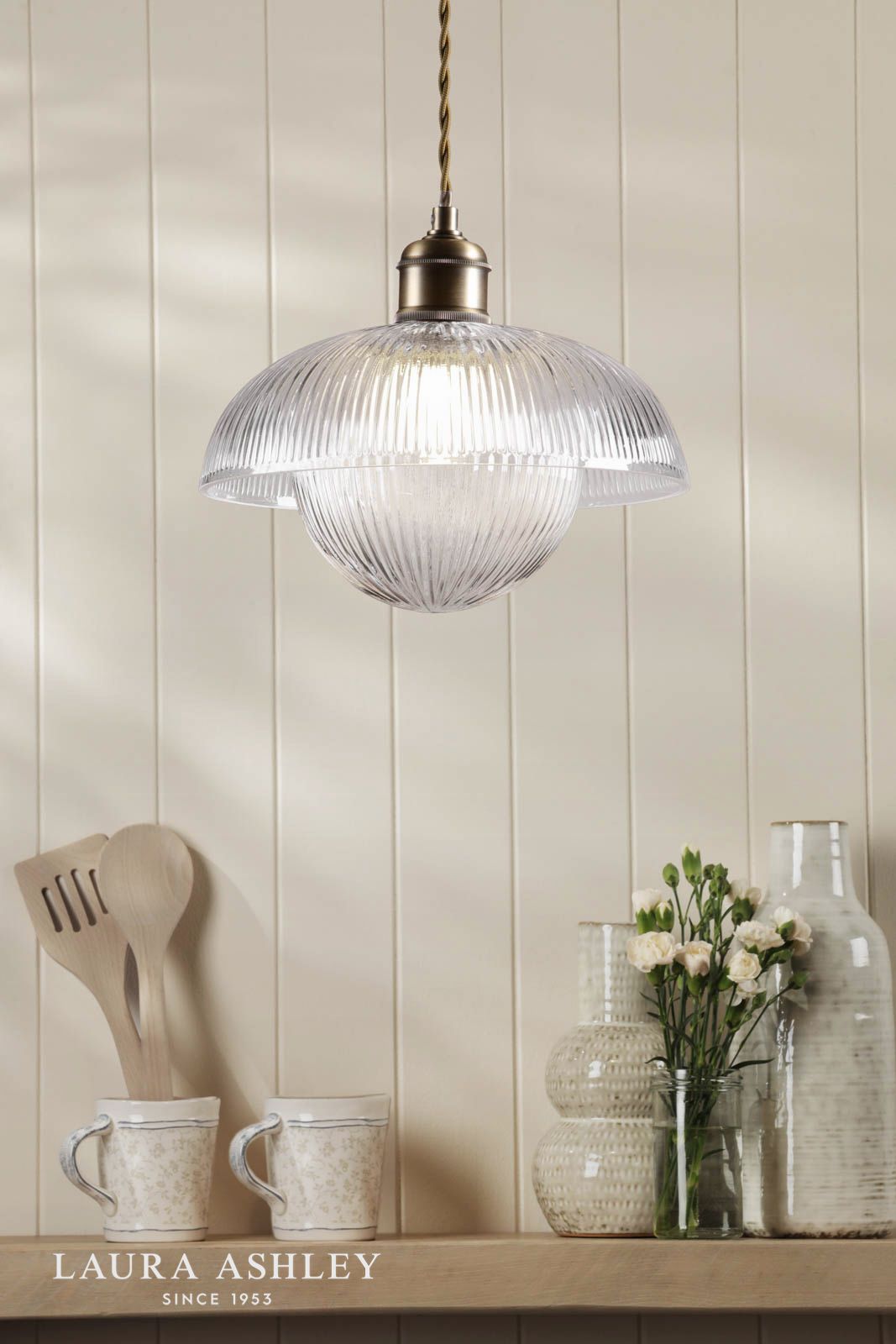 laura ashley billham medál matt antik sárgaréz és bordázott üveg 2 laura ashley billham medál matt antik sárgaréz és bordázott üveg - Stillorgan Decor