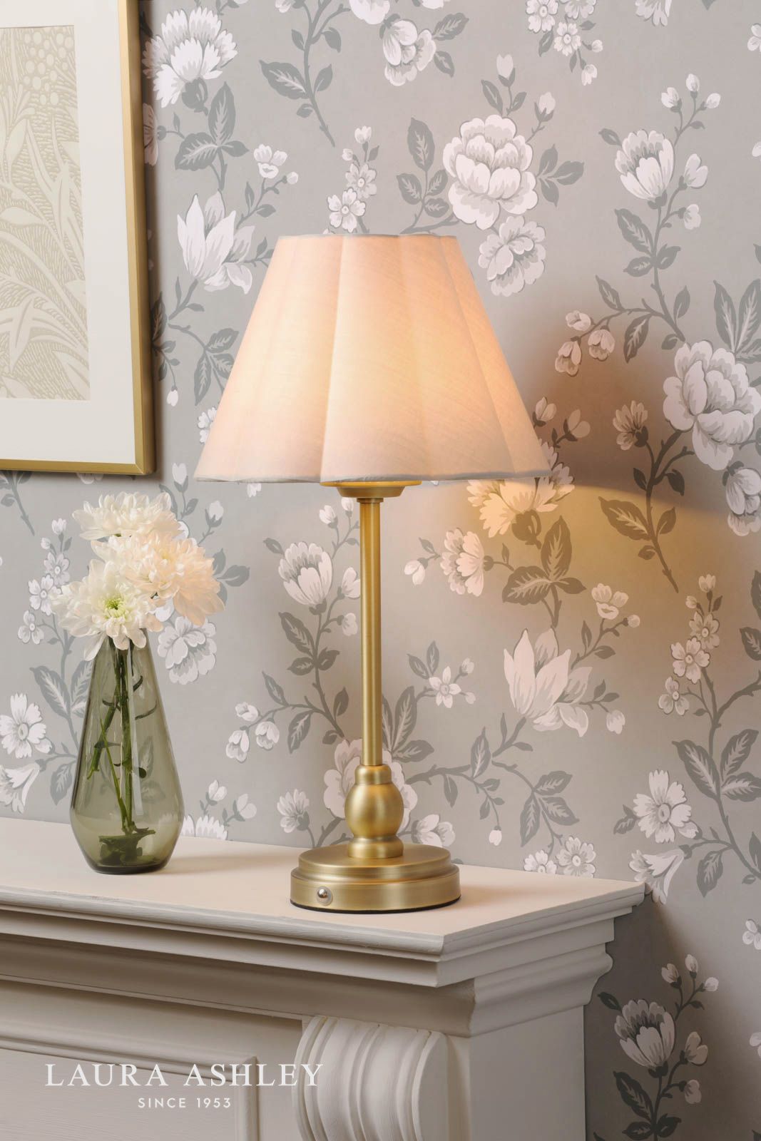 laura ashley „Erin“ įkraunama stalinė lempa, matinė, sendinto žalvario, su LED gaubtu, 2 vnt. laura ashley „Erin“ įkraunama stalinė lempa, matinė, sendinto žalvario, su LED gaubtu - Stillorgan Decor